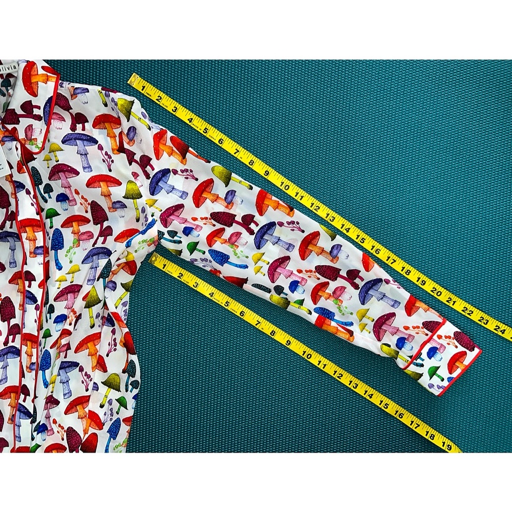 Alice + Olivia Willa Multicolored Mushroom Print Piped Placket Top - Picture 11 of 13